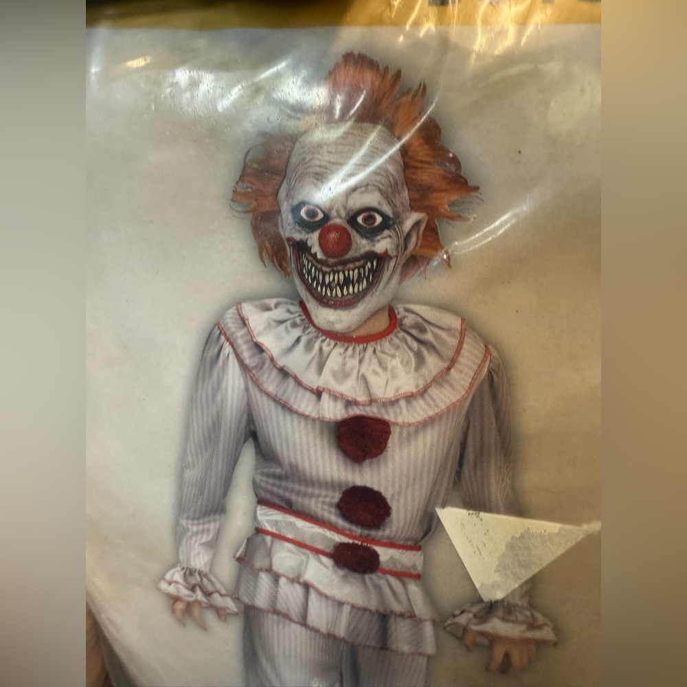Deluxe scary twisted clown costume.  6 pieces.  Group costume.